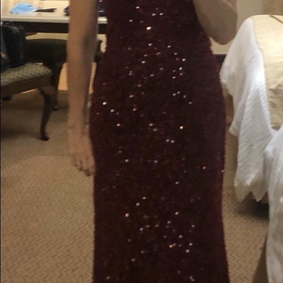 Gown - Picture 2 of 6